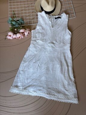 LF White Lace V-Neck Mini Dress
